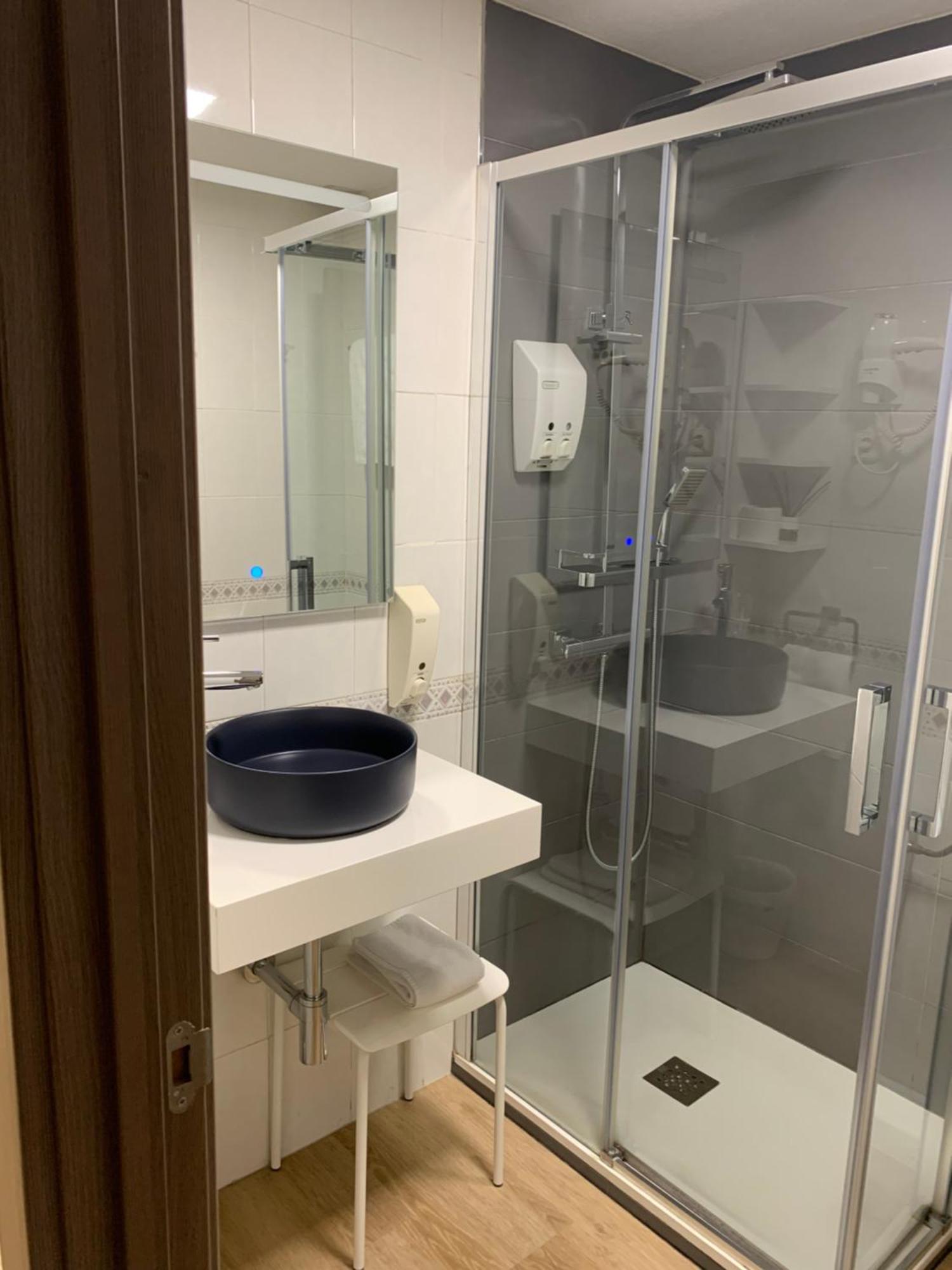Hostal El Rocio 파라쿠엘로스데자라마 외부 사진