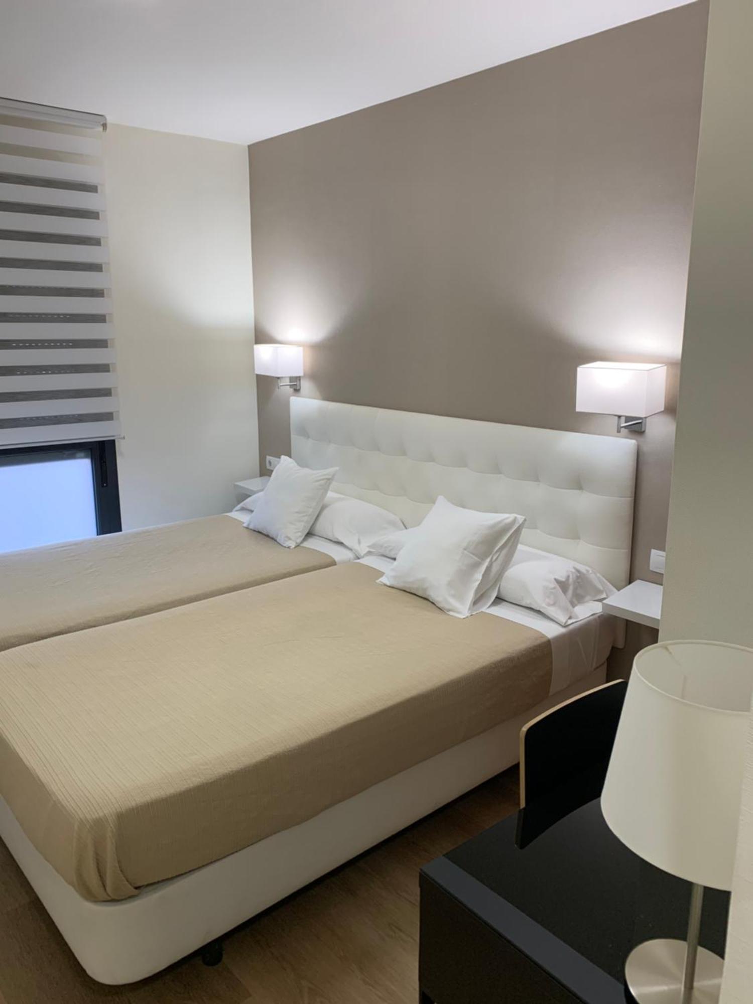 Hostal El Rocio 파라쿠엘로스데자라마 외부 사진