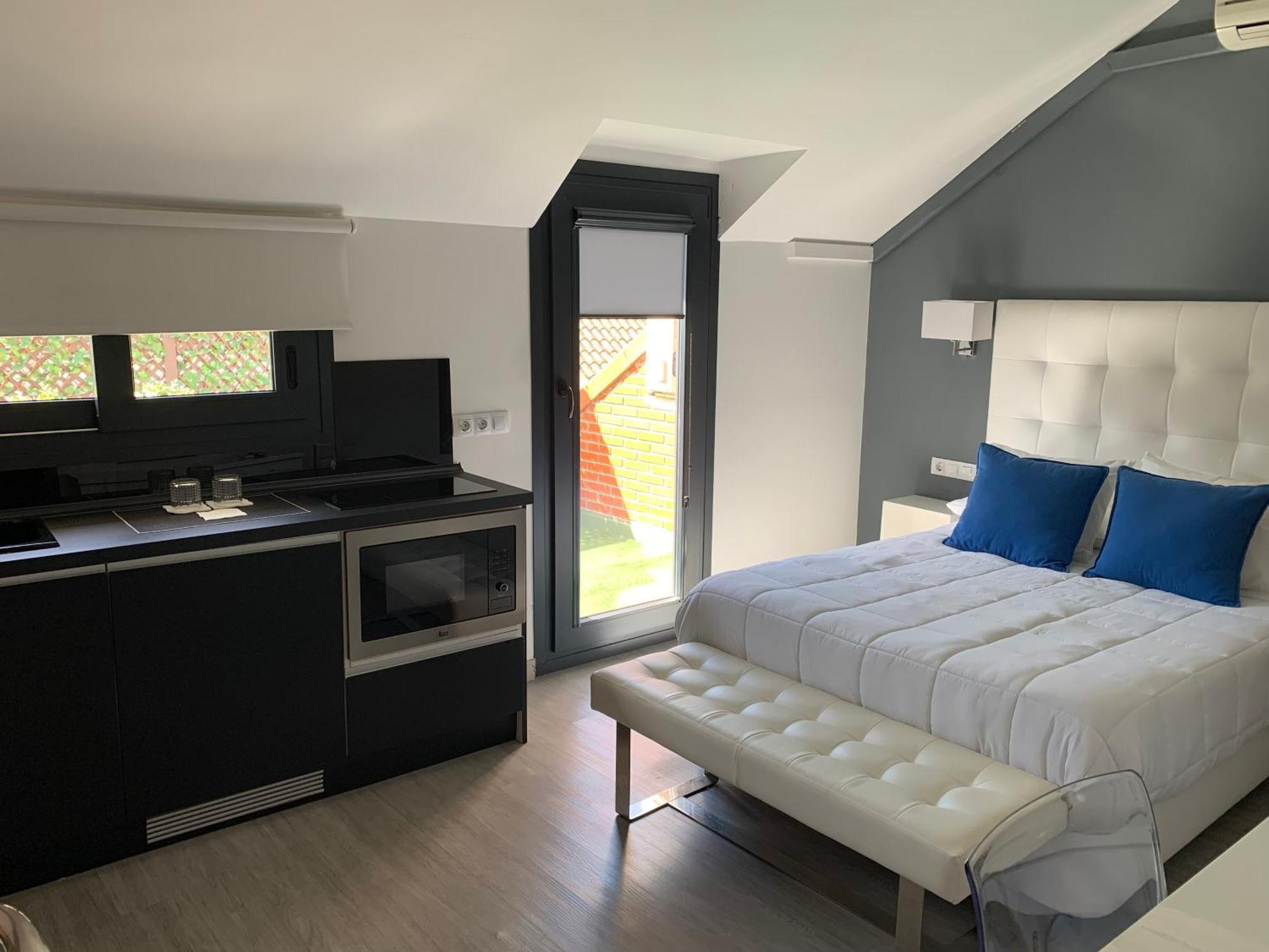Hostal El Rocio 파라쿠엘로스데자라마 외부 사진