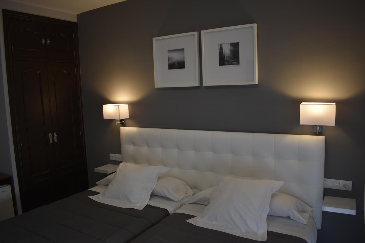 Hostal El Rocio 파라쿠엘로스데자라마 외부 사진