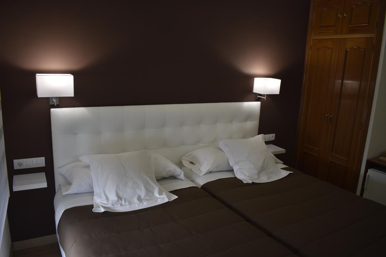 Hostal El Rocio 파라쿠엘로스데자라마 외부 사진